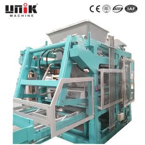 自動フィーダー付きコンクリートブロック製造機